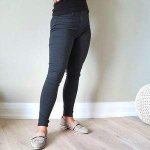 Aritzia Babaton stretchy leggings
